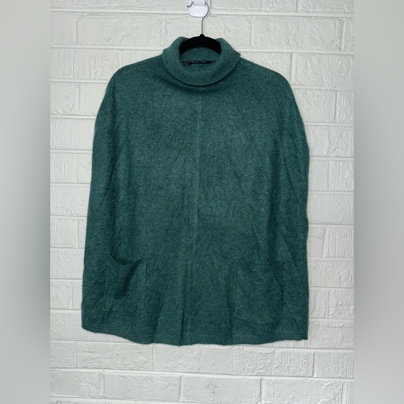 BRAZEAU TRICOT  NWT women’s Poncho Sz 2 ✨100% Cashmere  GREAT DEAL - Picture 1 of 9